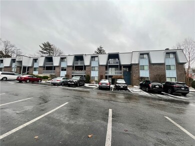 125 Van Zandt Ave unit 206, Newport, RI 02840 - photo 2