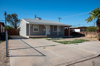 681 W Euclid Ave, El Centro, CA 92243 - photo 4