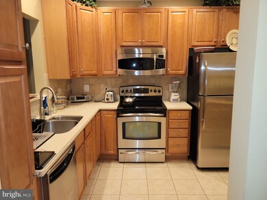 8607 Wintergreen Ct unit 405, Odenton, MD 21113 - photo 2