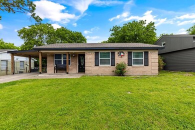 2608 Woodlawn Dr, Ennis, TX 75119 - photo 2