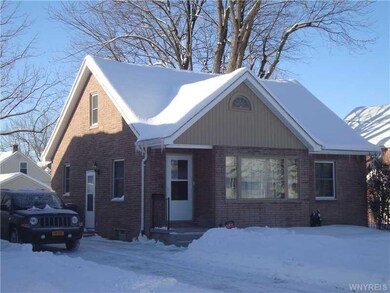 Exterior Front. Maintenance free !!