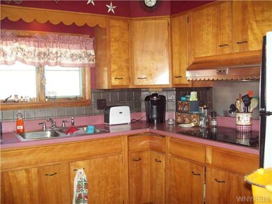 Kitchen Lots of cupboard space and in great condit