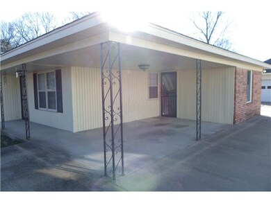 Carport/Vinyl/Stormdoor