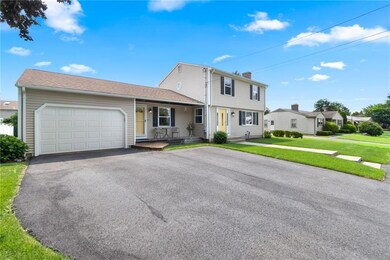 116 Locust Glen Dr, Cranston, RI 02921 - photo 2