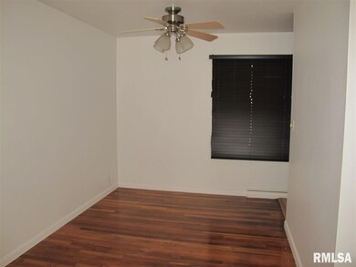 1232 Meadow Lane Dr, Bettendorf, IA 52722 - photo 4