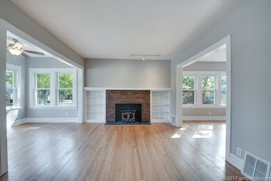 264 N Evergreen Ave, Elmhurst, IL 60126 - photo 6