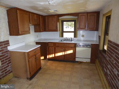 727 Englesville Rd, Boyertown, PA 19512 - photo 3