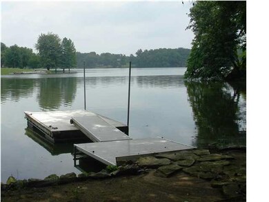 6 Apple Dr, Loogootee, IN 47553 - photo 4