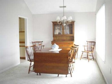 138 Brickett Hill Cir, Haverhill, MA 01830 - photo 7