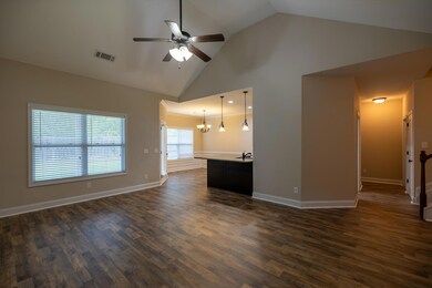 279 Tulip Dr-13