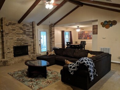 1809 Hollybrook Dr, Nacogdoches, TX 75965 - photo 7