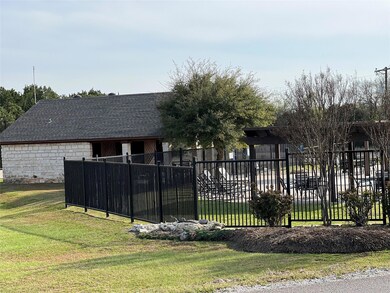 21041 Shady Oak Ct, Whitney, TX 76692 - photo 4