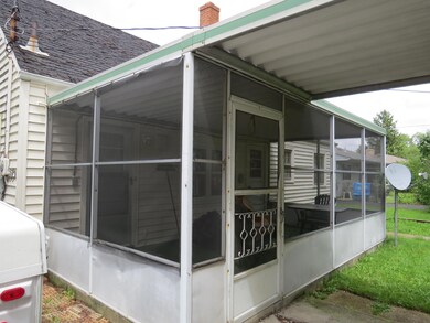 Screened in porch