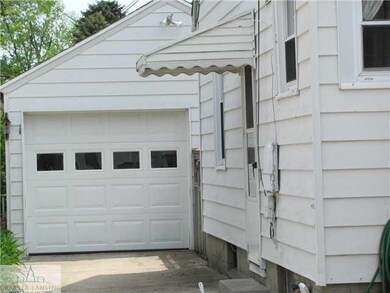 2315 Harding Ave, Lansing, MI 48910 - photo 3