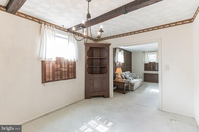 1734 Pin Oak Rd, Parkville, MD 21234 - photo 7