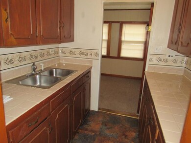 8 Montgomery St, Lawrence, MA 01841 - photo 5