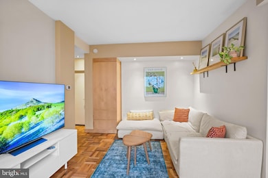 5112 Macarthur Blvd NW unit 2, Washington, DC 20016 - photo 4