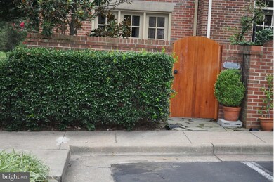 1210 W Abingdon Dr, Alexandria, VA 22314 - photo 3