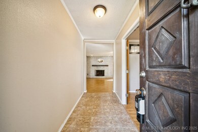 4121 S Cedar Place, Broken Arrow, OK 74011 - photo 2