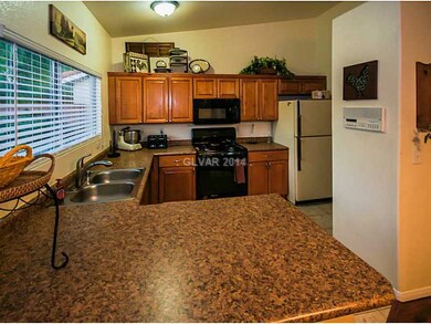 2626 Holy Cross Dr, Las Vegas, NV 89156 - photo 4