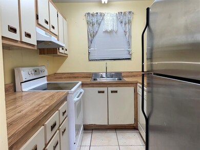 Garden Lake Towers unit 415, Miami, FL 33184 - photo 5