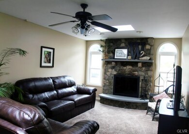 4486 Marvin Dr, Emmaus, PA 18049 - photo 3