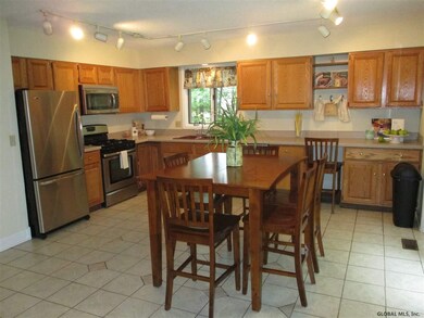 85 Jones Rd, Saratoga Springs, NY 12866 - photo 3