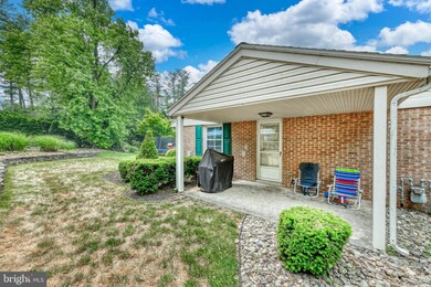 408 Acorn Ln, Reading, PA 19605 - photo 5