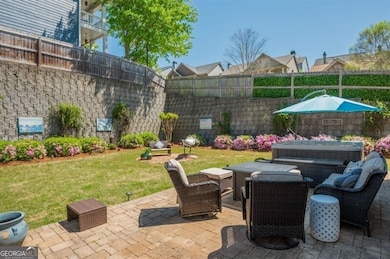 Large, flat backyard with hot tub and TV - true oasis!