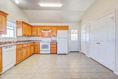 209 Blue Bell Ct, Weatherford, TX 76088 - photo 6