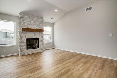 22430 S Jefferson St, Spring Hill, KS 66083 - photo 6