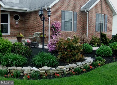 314 Rose Ann Dr, Chambersburg, PA 17201 - photo 2