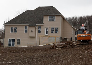 69 Pennbrook Ln, Dallas, PA 18612 - photo 2