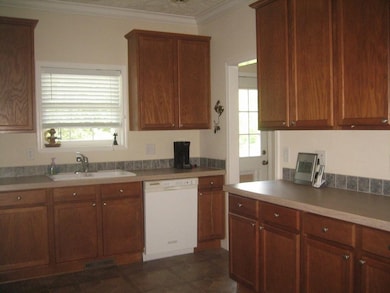 3137 Sundance Dr, Burlington, NC 27217 - photo 6