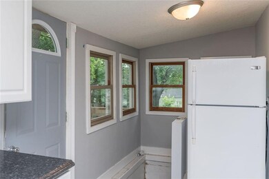 1247 56th St, Des Moines, IA 50311 - photo 2