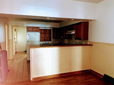 536 Hamilton St, Albany, NY 12203 - photo 3