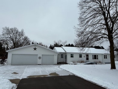 5217 E Hamilton Ave, Eau Claire, WI 54701 - photo 2