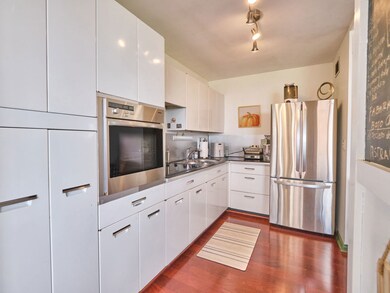 3900 N Lake Shore Dr unit 15C, Chicago, IL 60613 - photo 6