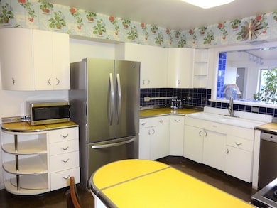 2531 Frankfort Ave, El Paso, TX 79930 - photo 4