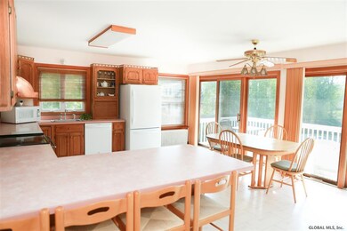 21 Virginia Ave, Rensselaer, NY 12144 - photo 3