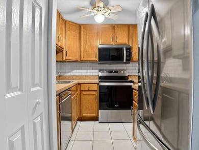 33 Lodgen Ct unit 4G, Malden, MA 02148 - photo 2