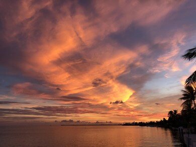 Epic Sunrises & Sunsets Daily!