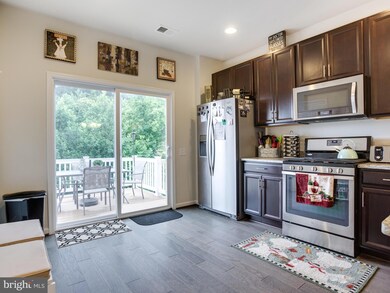 17043 Gibson Mill Rd unit 107, Dumfries, VA 22026 - photo 3