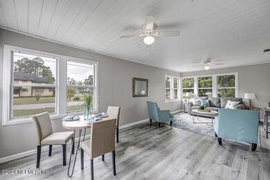 Living dining