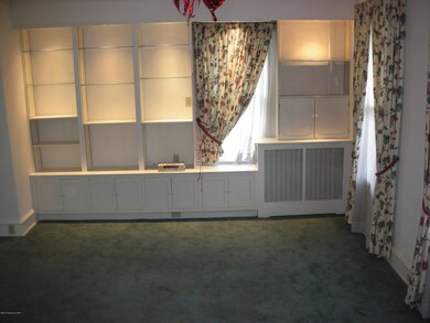 627 W Diamond Ave, Hazleton, PA 18201 - photo 3