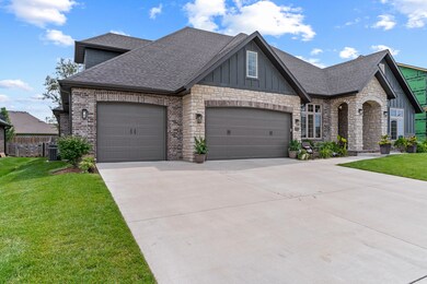 886 E Emerald Terrace-1-3