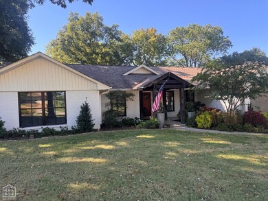 1209 E Country Club Terrace, Jonesboro, AR 72401 - photo 2