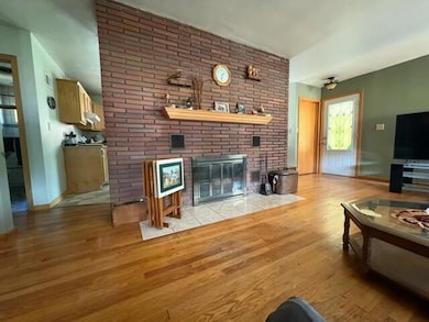 8806 W Puetz Rd, Franklin, WI 53132 - photo 4