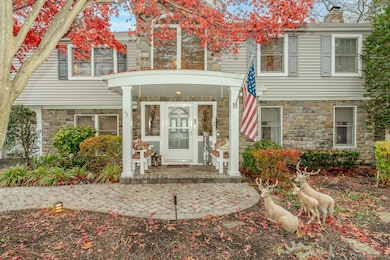 17 Thide Ct, Smithtown, NY 11787 - photo 2