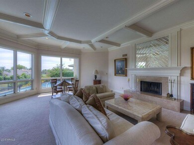 006_Living Room